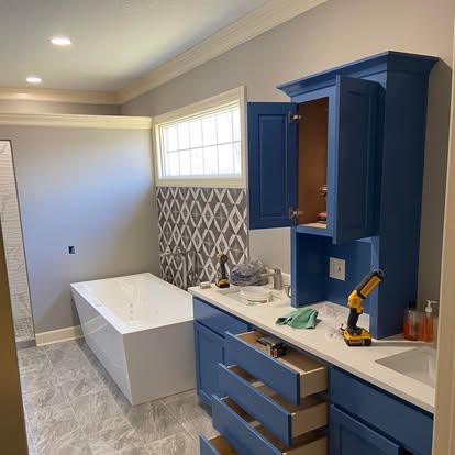 Soaking Tub & Accent Wall